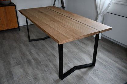 Solid oak/walnut table and black 160° sled legs - ECLIPSE 